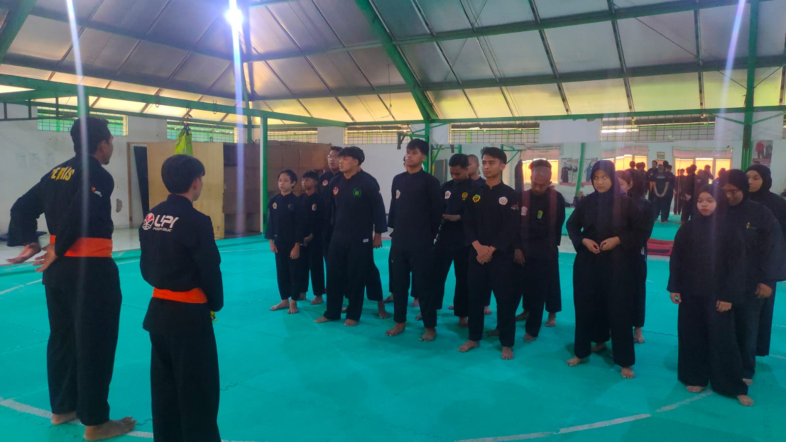 Lima Pesilat ASAD Jabar dan Tim Silat UPI Gelar Latihan Bersama Tim Silat EFLIS Malaysia